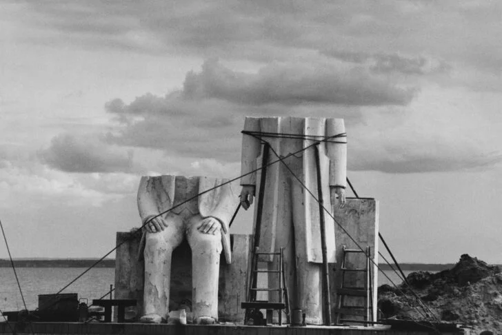 Sibylle Bergemann · Das Denkmal (Le Monument)