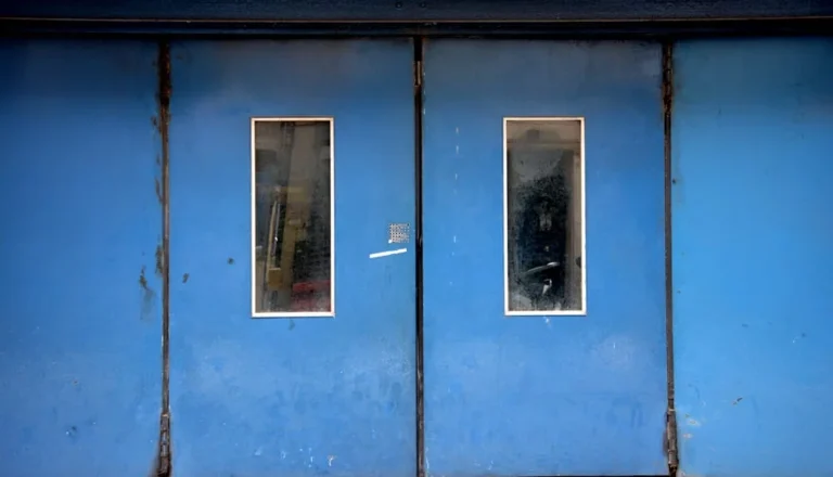 blue_doors_2018