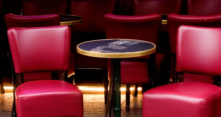 red_chair_2025