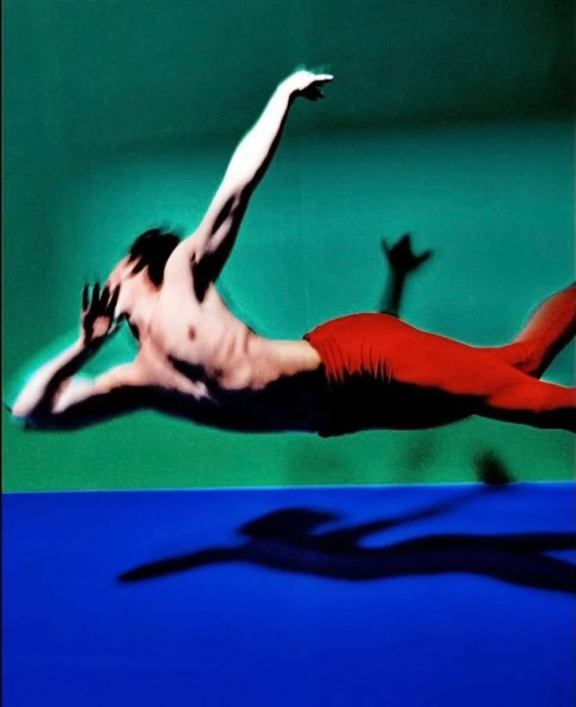 Danseur qui s'élance sur fond vert et bleu